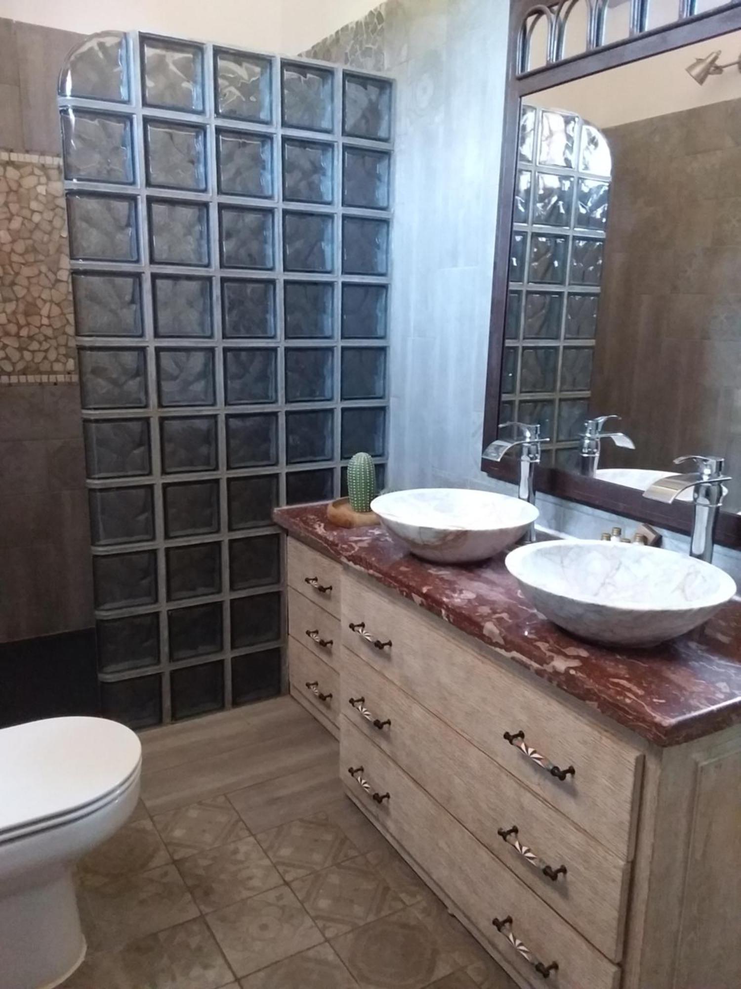 Chambre Pour 2 Personnes Avec Salle De Bain Privee Tourves Zewnętrze zdjęcie